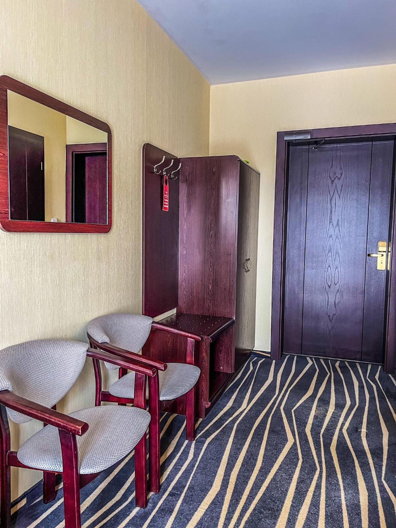 Hotel Adria Ruda Śląska Kültér fotó